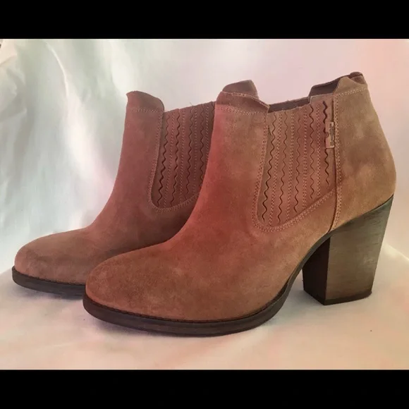 Levi’s Folsom ankle suede boots for women, US 9 - Picture 2 of 8